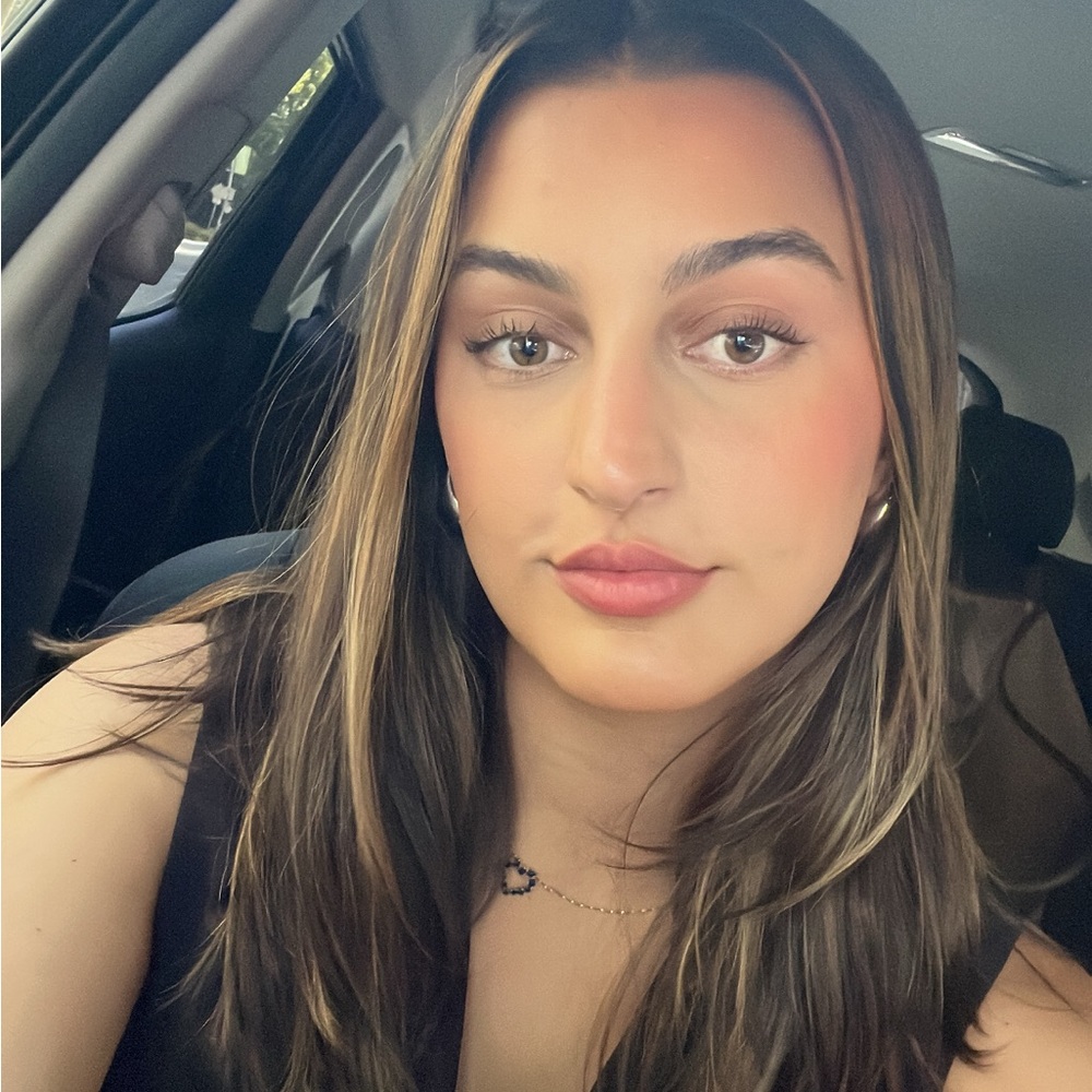 Meet your Posher, Juliana